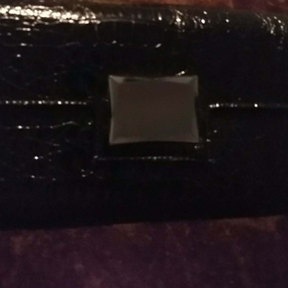 Beautiful Clutch!!! - Picture 2 of 4